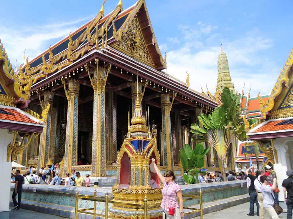 Highlight of a Bangkok day trip: Wat Phrae Kaew temple
