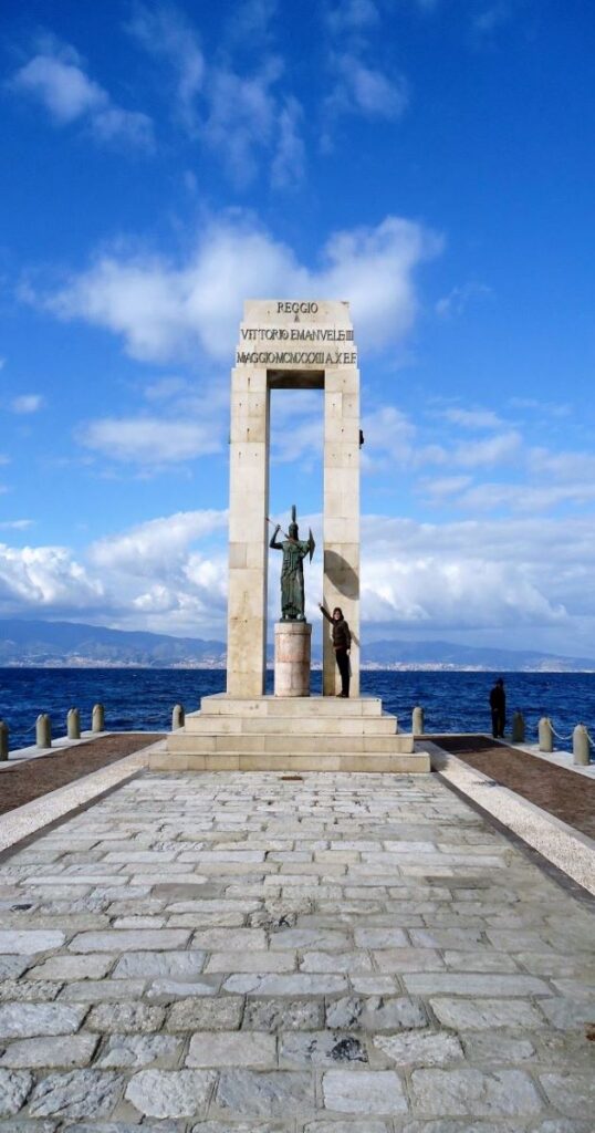 Statue of Victor Emanuel III in Reggio Calabria, seafront