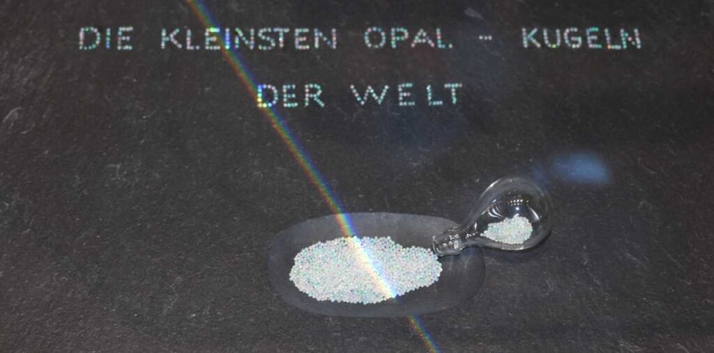 Opal beads in Idar-Oberstein