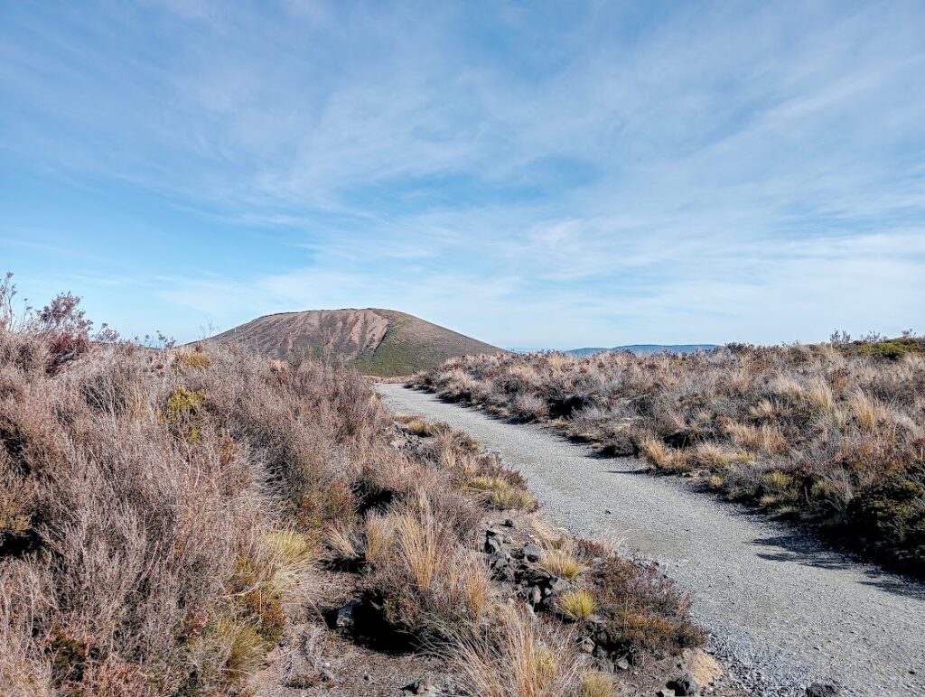 Tongariro Alpine crossing kilometer 1